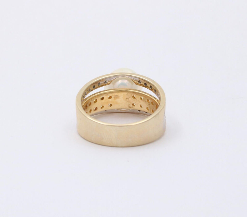 Vintage 18K Gold Pearl & Diamond Ring.