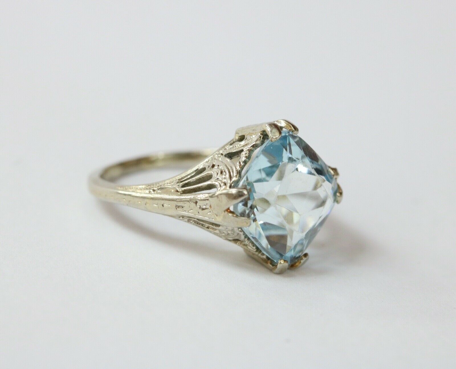 Art Deco 18K White Gold Synthetic Aquamarine Ring