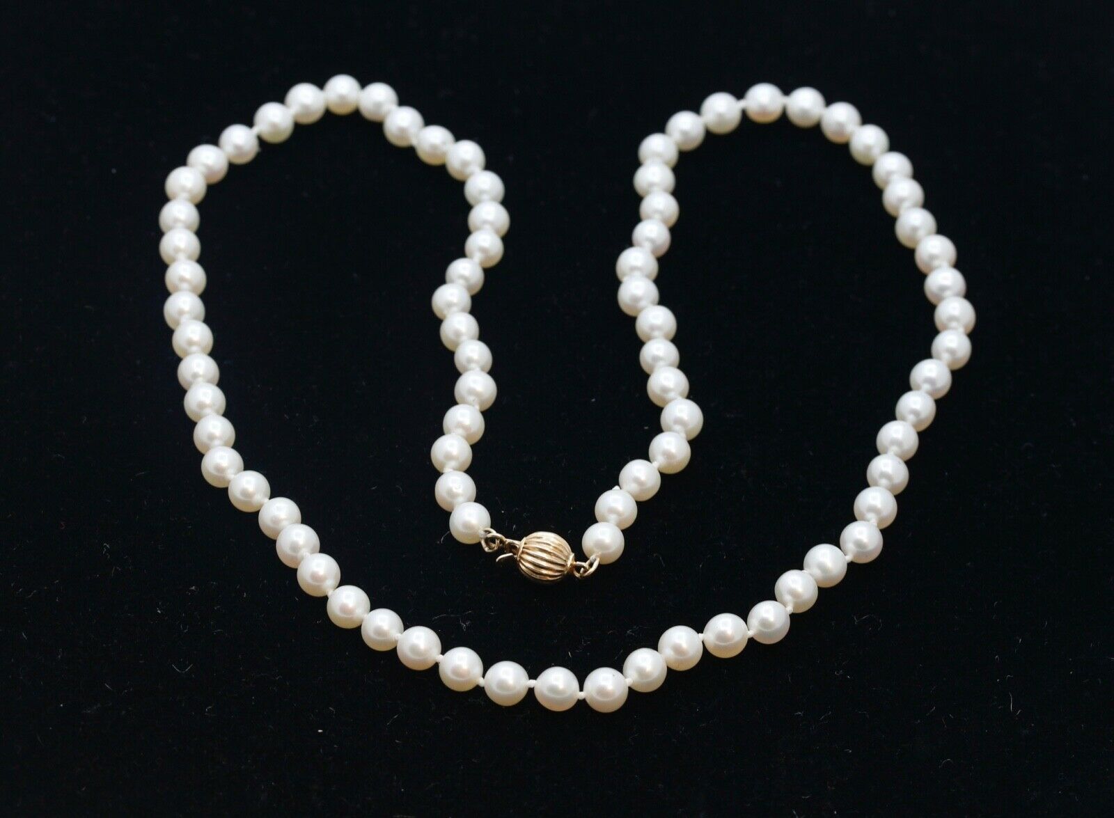 Vintage Single Strand Pearl 14K Yellow Gold Clasp Necklace