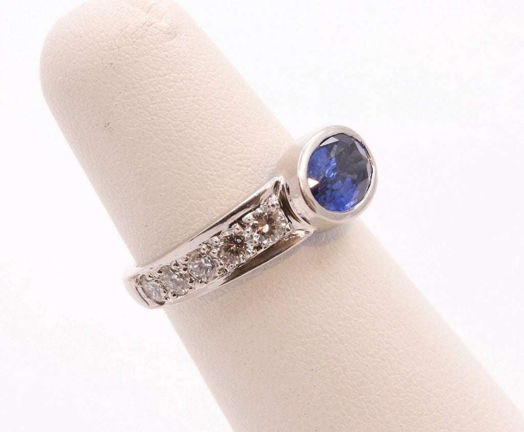 Beautiful Vintage Ladies Blue Sapphire Diamonds Platinum Ring