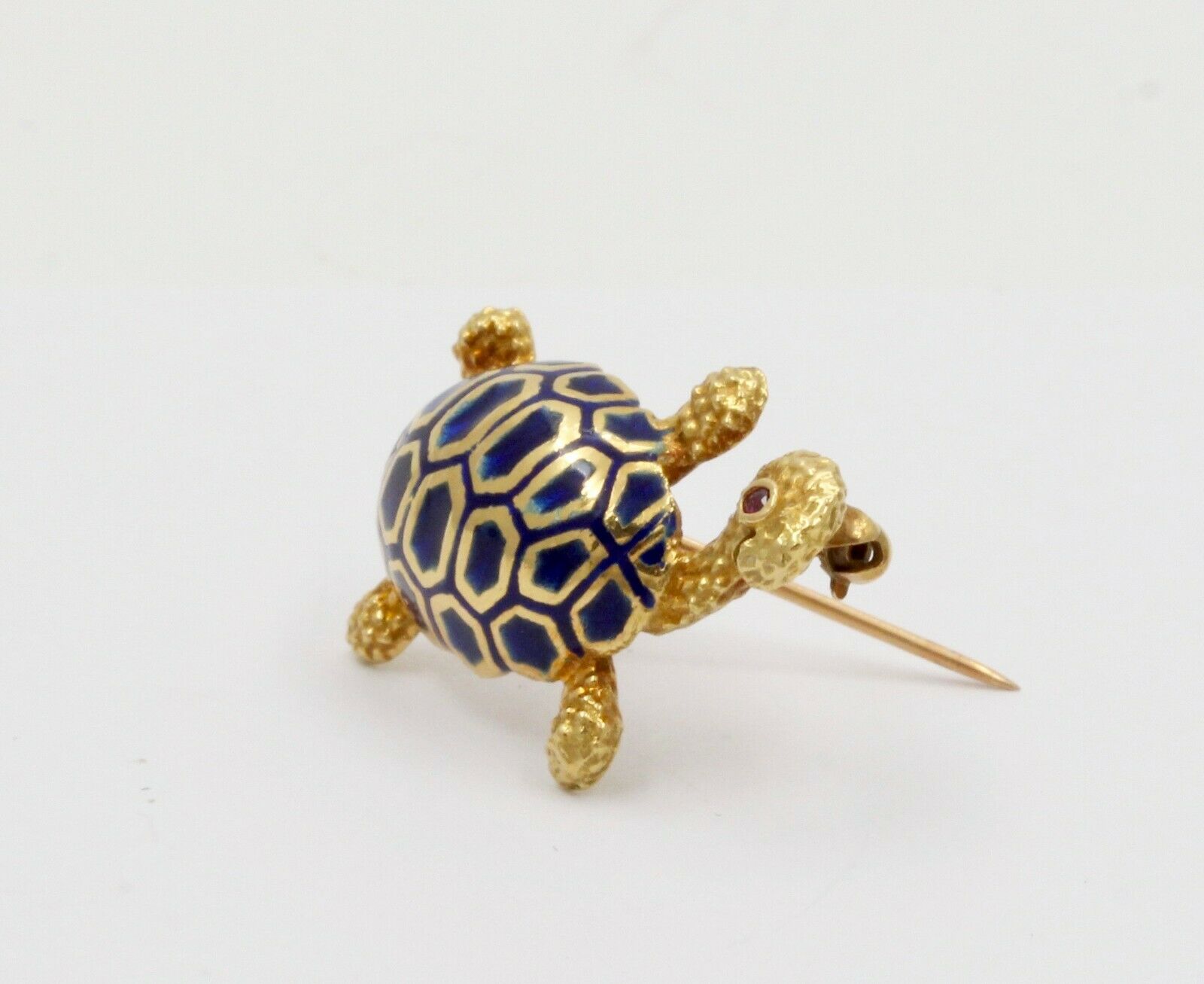 Cute Vintage 18K Yellow Gold Blue Enamel Turtle Pin