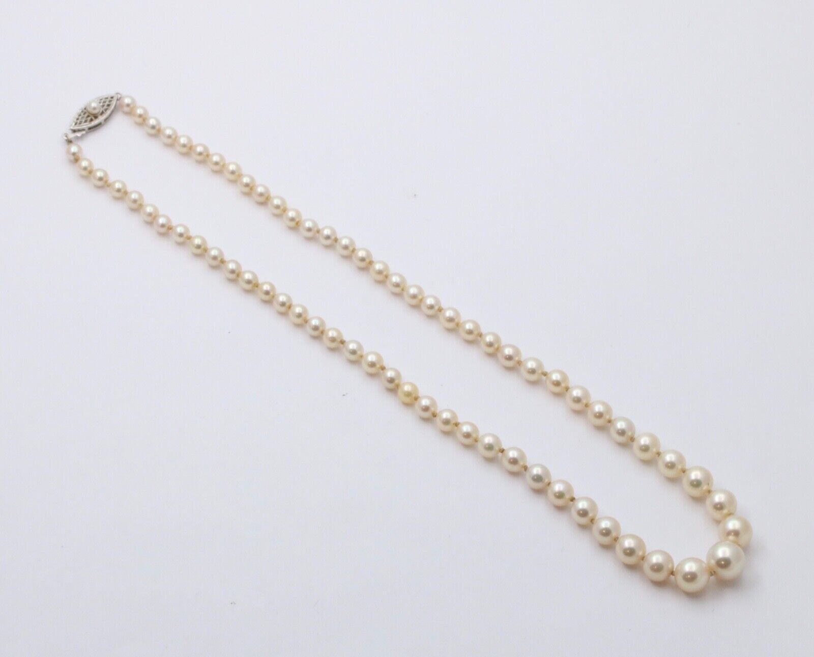 Vintage Classic Pearl 14K White gold Clasp Necklace