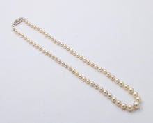 Load image into Gallery viewer, Vintage Classic Pearl 14K White gold Clasp Necklace
