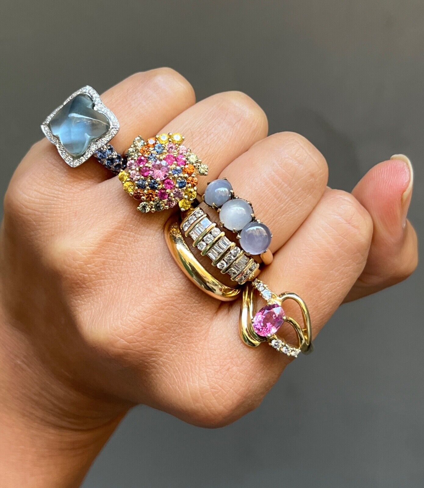 Lovely Vintage 14K Gold Multi Color Sapphire Swirling Ring.