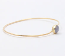 Load image into Gallery viewer, Vintage Star Sapphire 18K Yellow Gold Bangle
