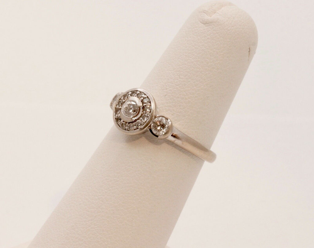 Nicely Designed Vintage Diamonds 14K White Gold Ring