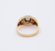 Load image into Gallery viewer, Vintage 14K Two Tone Gold Diamond Ring Band. Unisex Ring.
