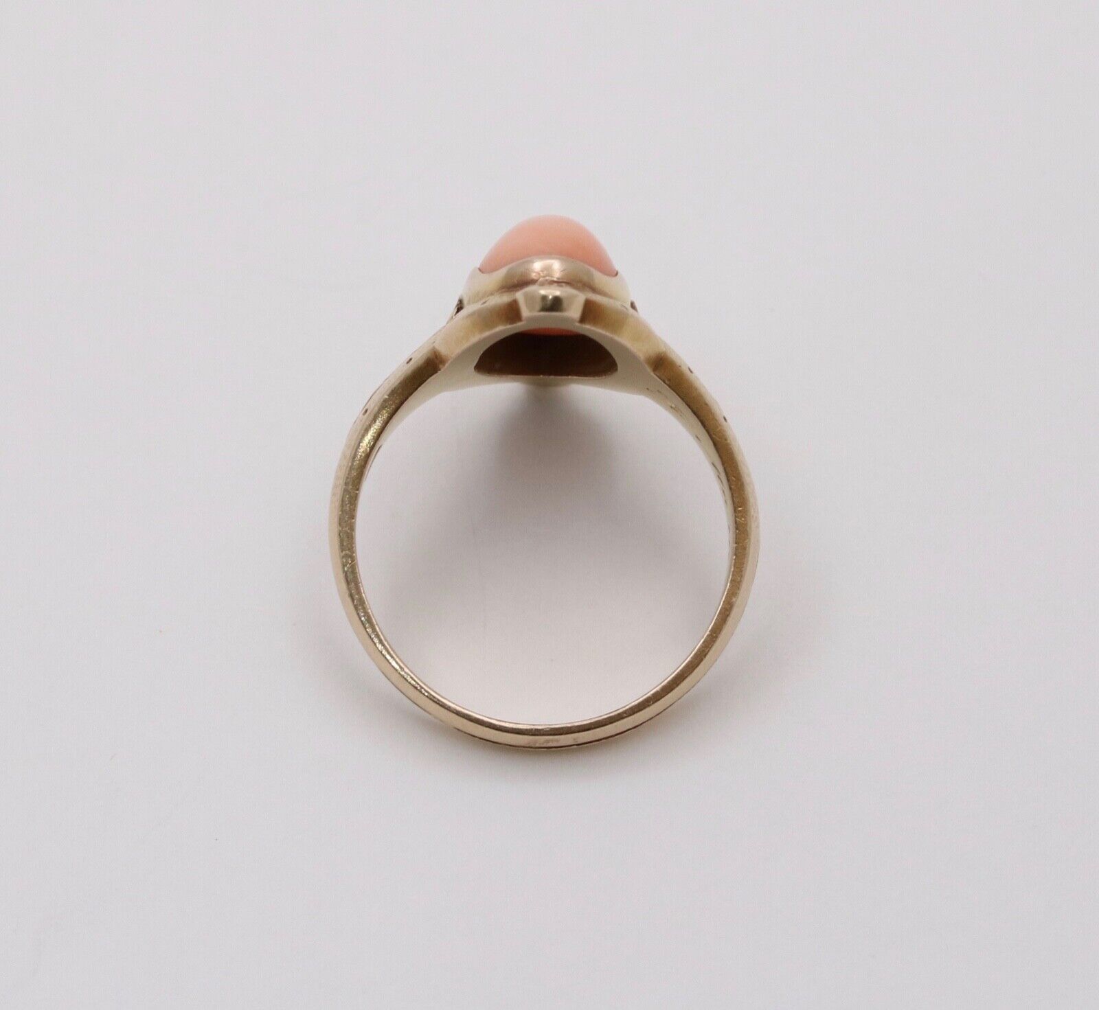 Antique 14K Yellow Gold Cushion Coral Leaf Ring
