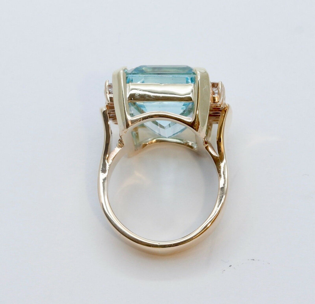 Vintage 18.60 carats Emerald Cut Aquamarine 14K Gold Ring with Diamonds