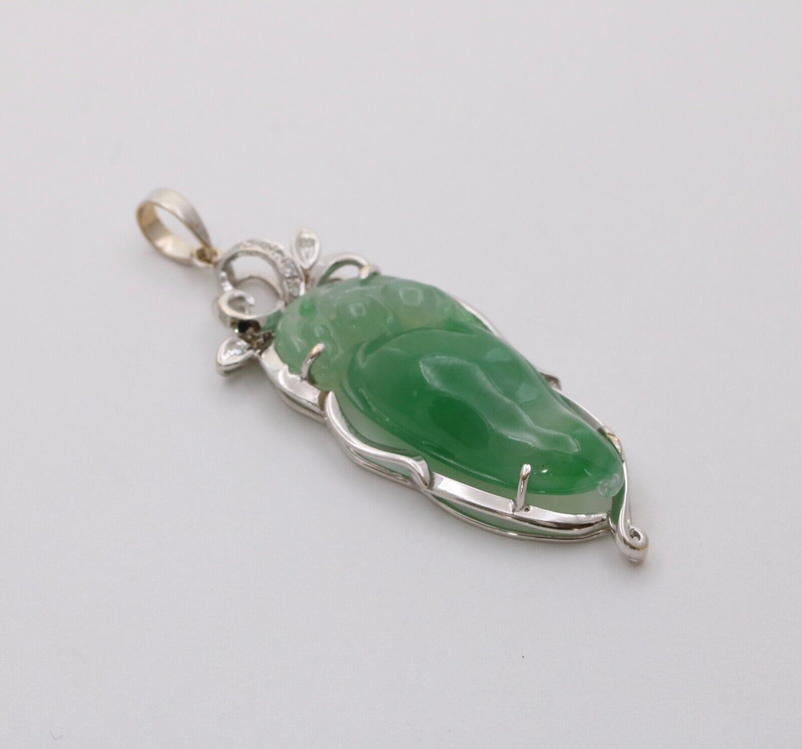 Vintage Watery Jadeite Jade Diamonds 18K White Gold Pendant