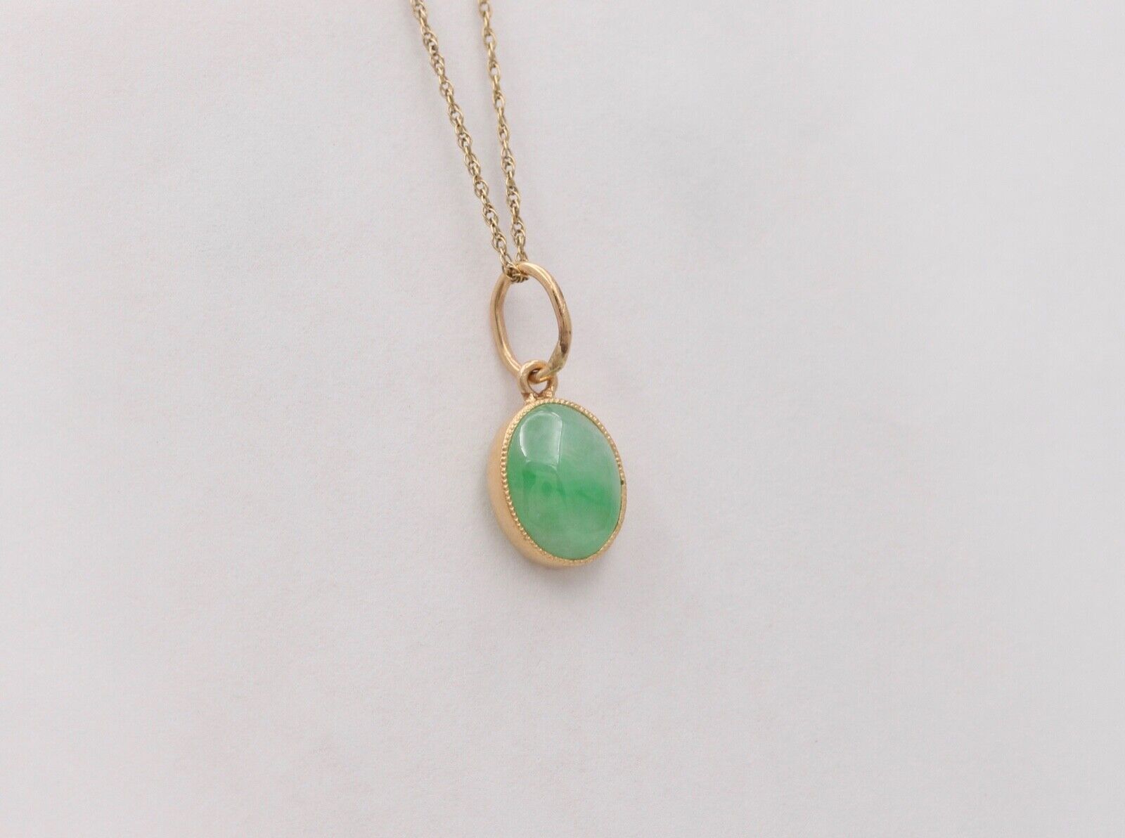 Vintage Jade 18K Yellow Gold Pendant