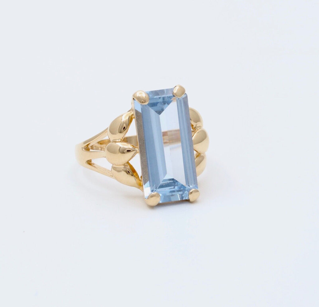 Vintage 14K Yellow Gold Solitaire Aquamarine Ring