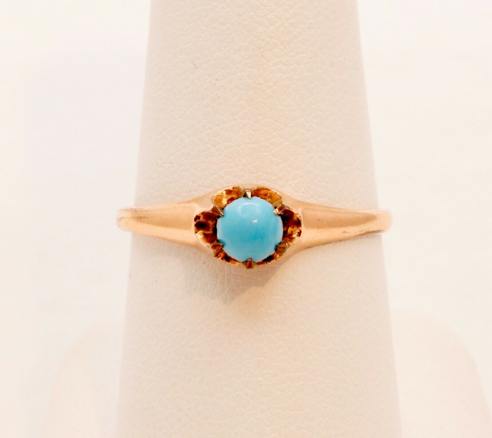 Victorian Claw Mounted Turquoise 9K Yellow Gold Ring