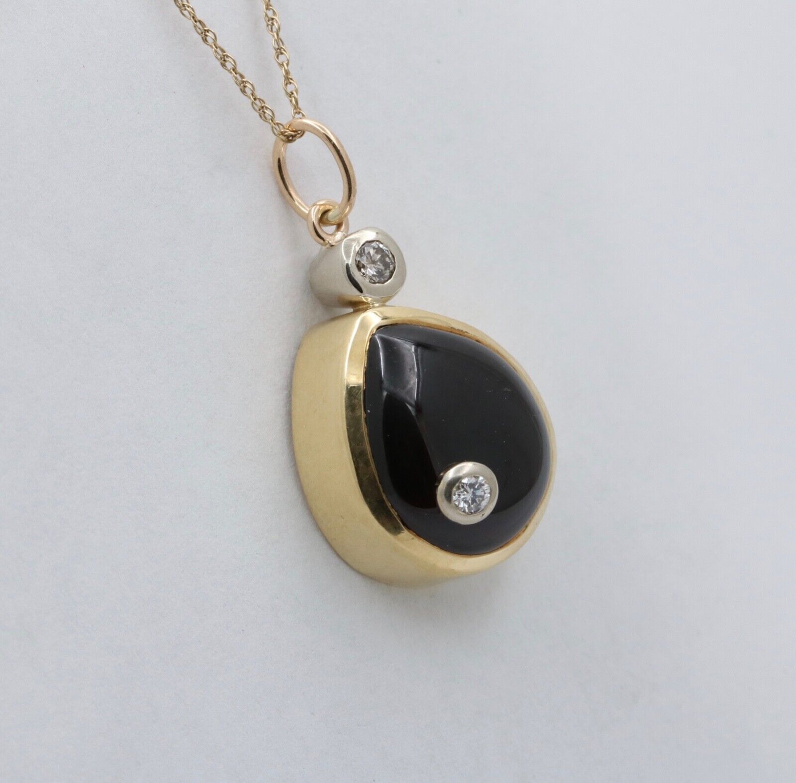 Vintage 18K Yellow Gold Rhodolite Garnet And DIamond Teardrop Pendant , Necklace