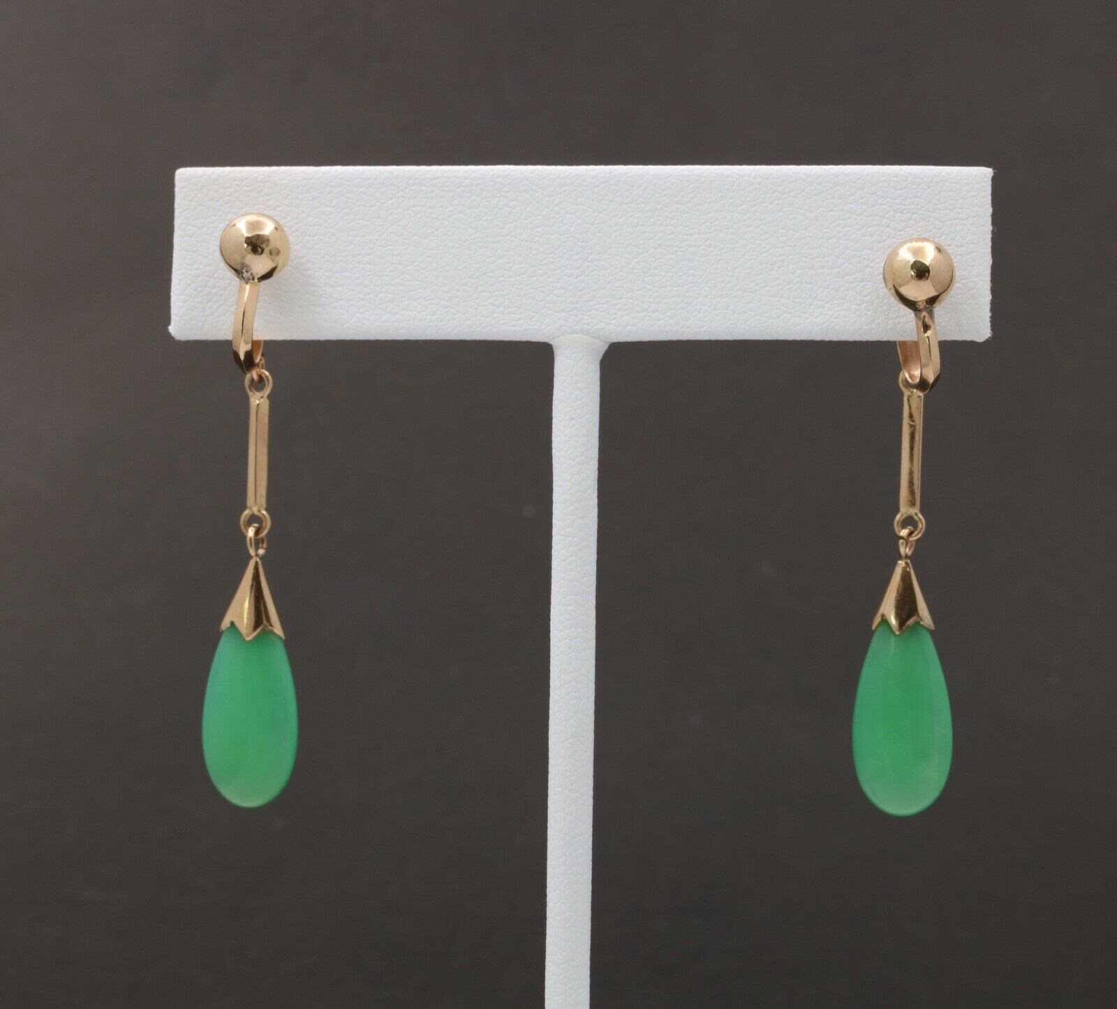 Vintage 14K Yellow Gold Green Chrysoprase Drop Earrings, Screw Back Earrings.