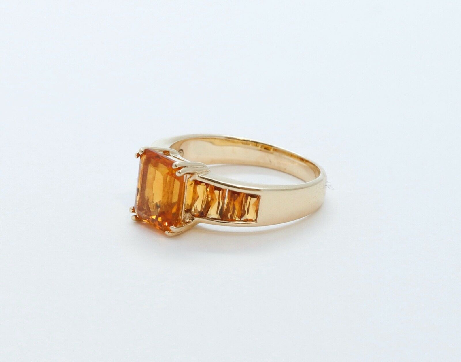 Beautiful Stones on a Vintage Citrine 14K Yellow Gold Ring
