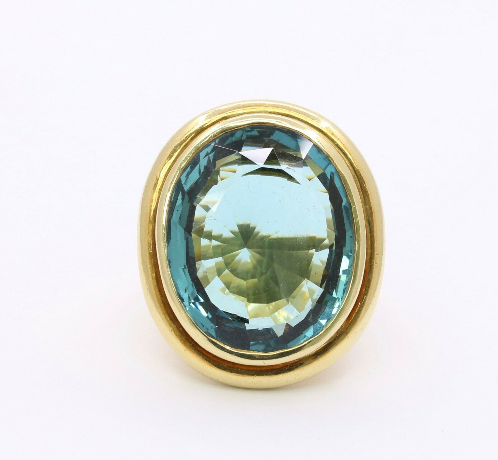 Huge Vintage Heavy 18K Yellow Gold 40+ Carat Aquamarine Ring