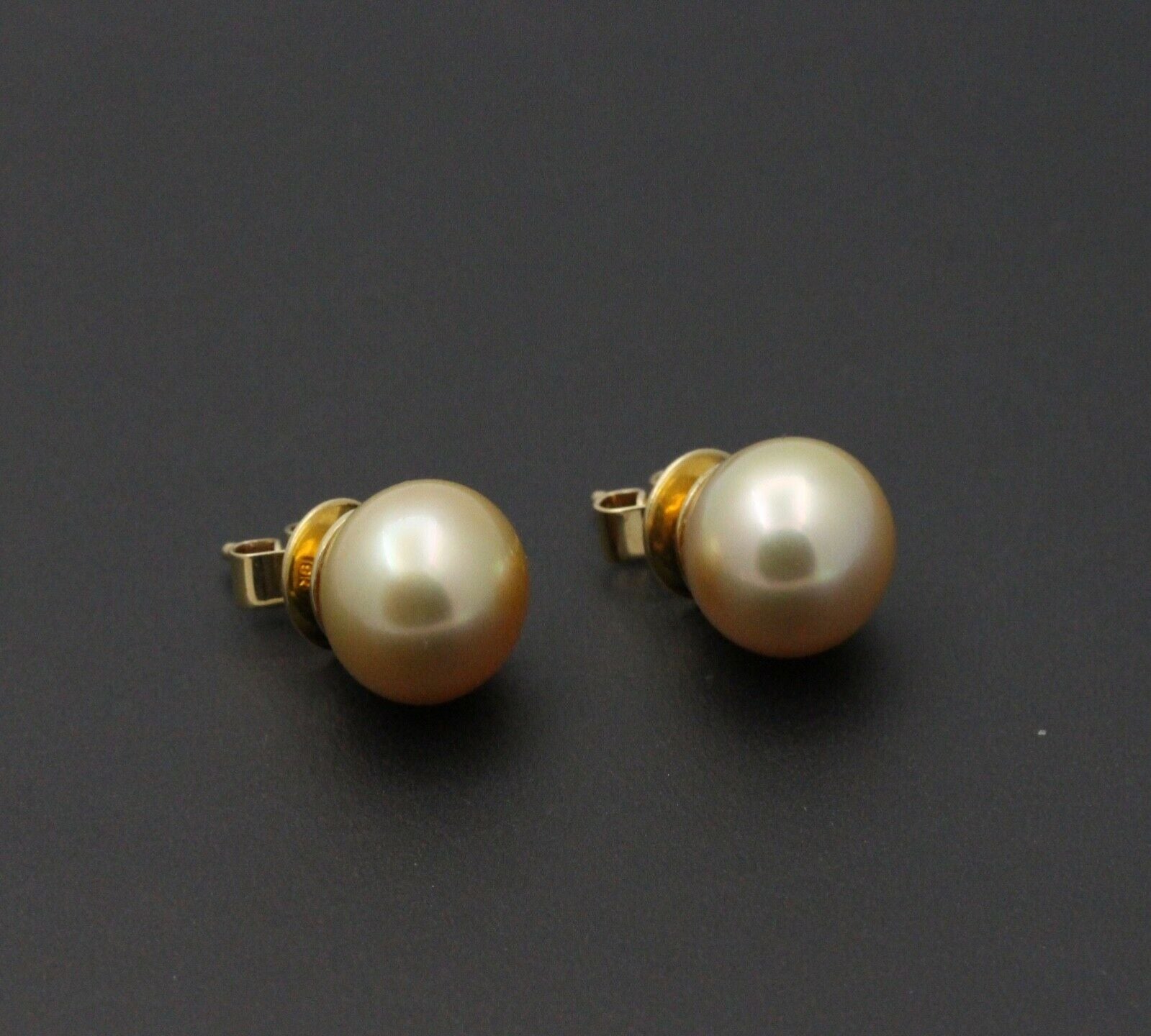 Vintage Classic 18K Yellow Gold Golden Pearl Studs Earrings