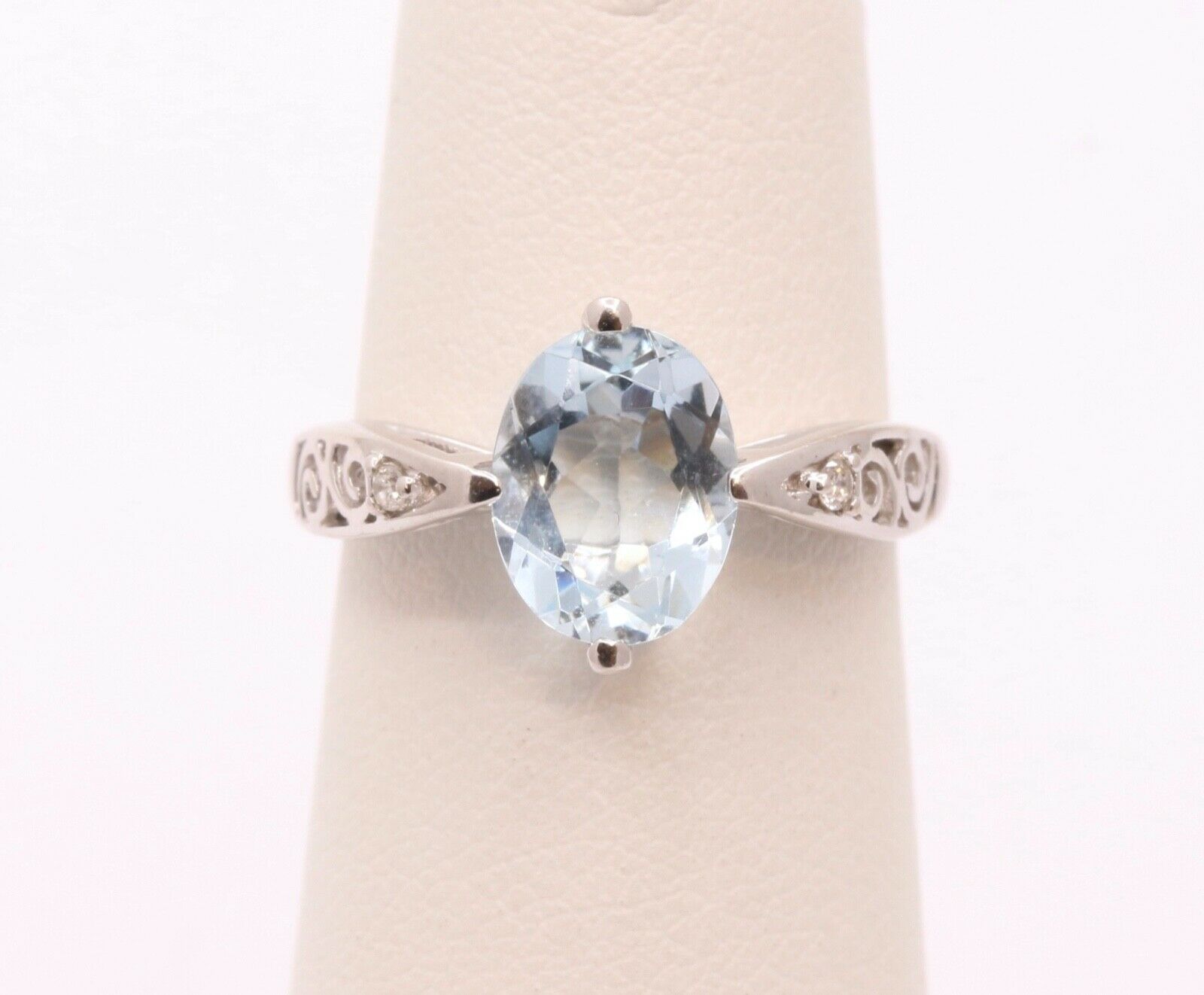 Vintage Ladies Natural Aquamarine Diamonds 14K White Gold Ring