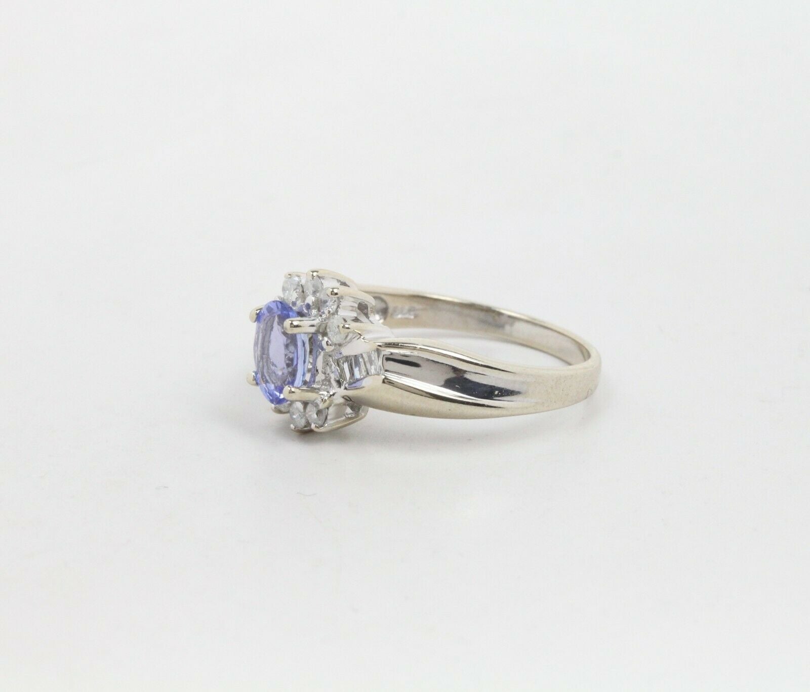 Vintage 14K White Gold Cornflower Blue Sapphire & Diamond Ring
