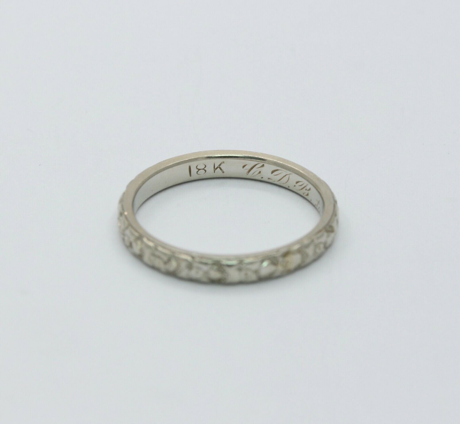 Art Deco 18K White Gold Hand Engraved Band