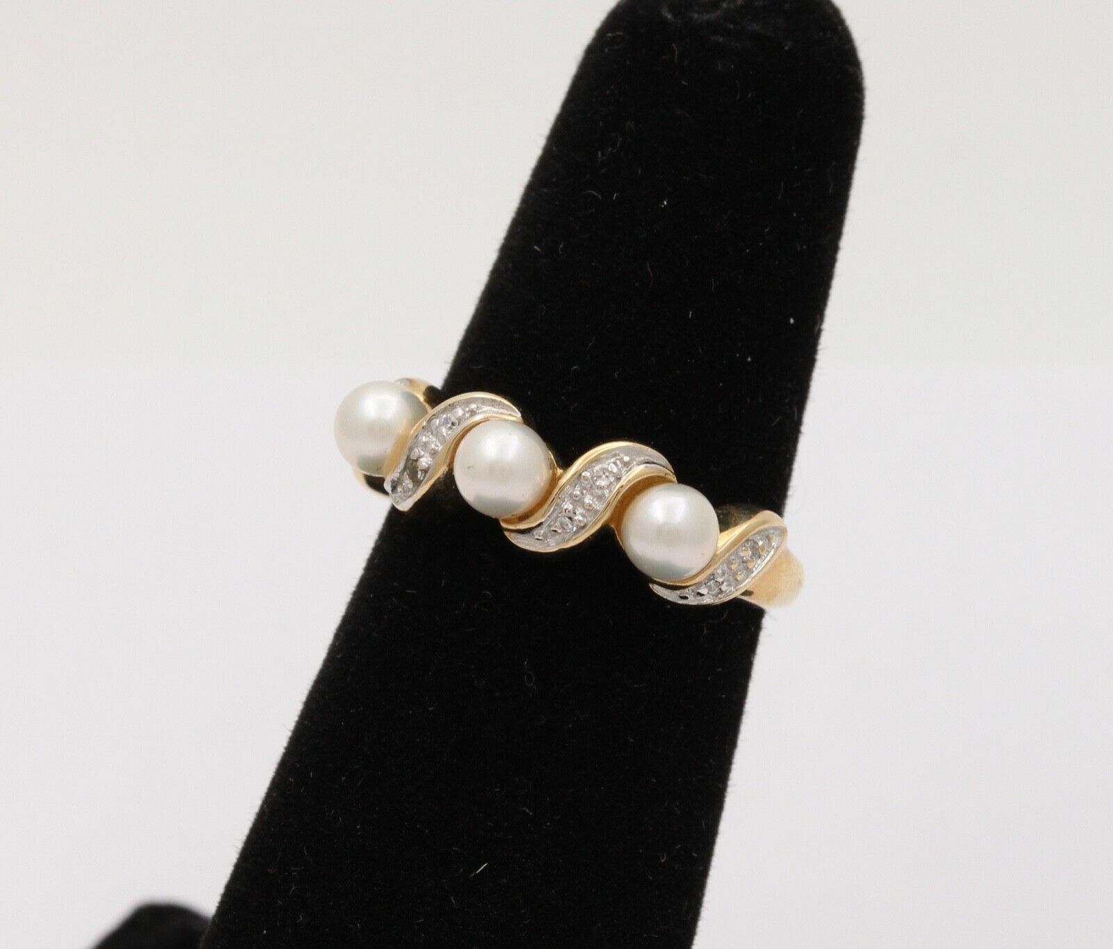 Vintage 14K Yellow White Gold Pearls Diamonds Ring