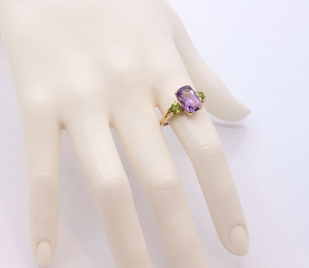 Beautiful Vintage Ladies Amethyst Peridot 14K Yellow Gold Ring
