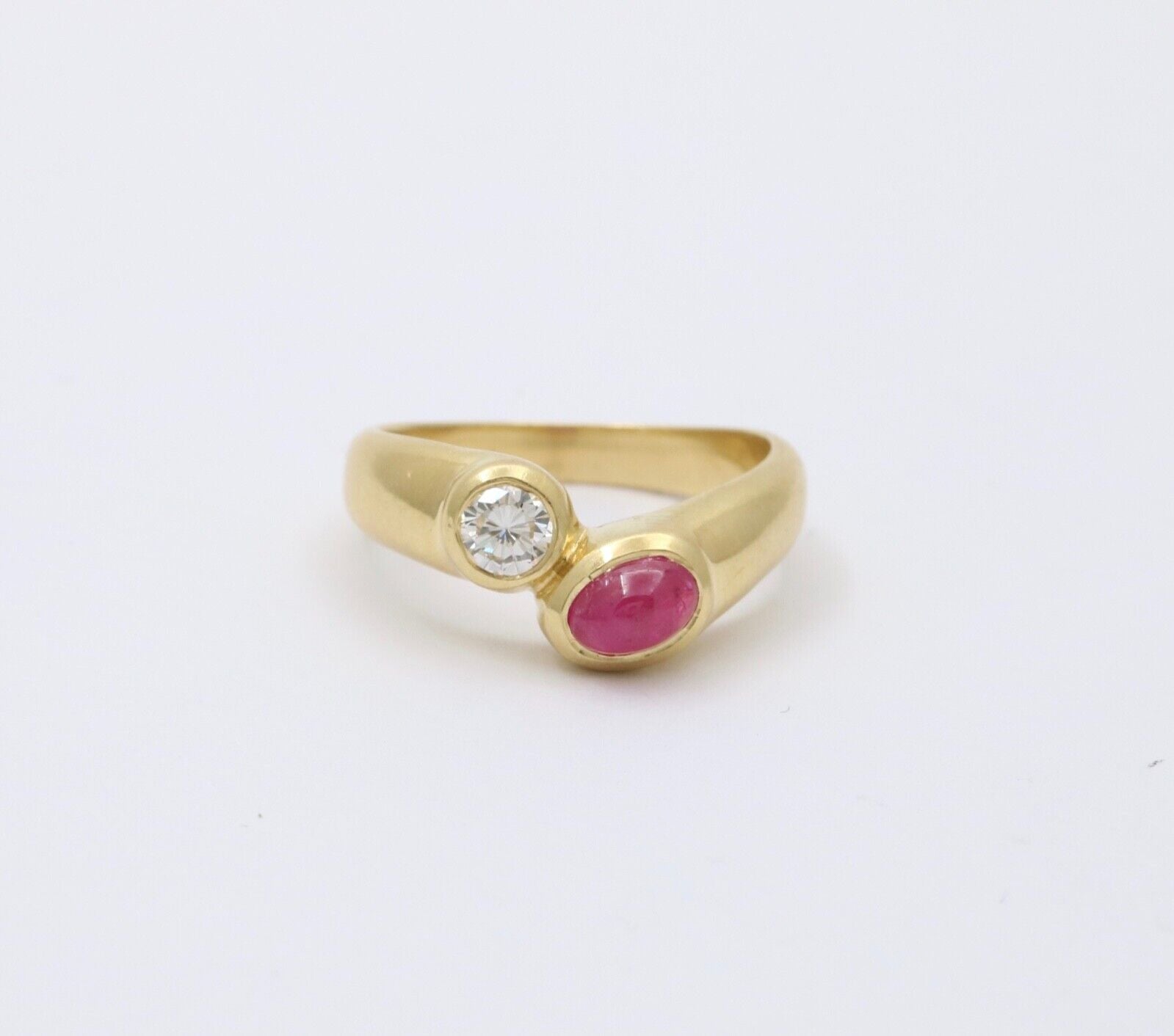 Vintage Bypass 18K Yellow Gold Ruby Diamond Ring