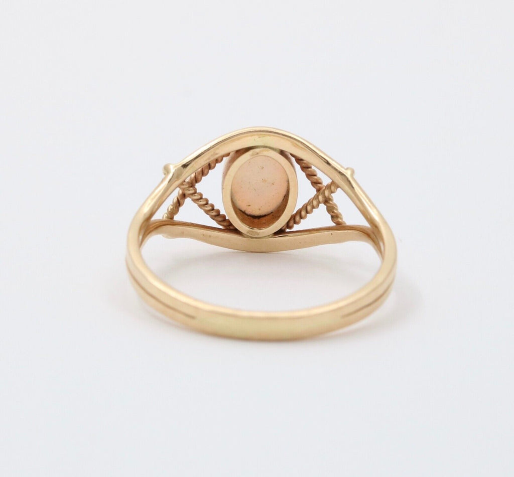 Cool Vintage Opal 14K Yellow Gold Ring
