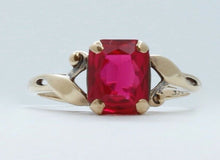 Load image into Gallery viewer, Vintage Ladies Synthetic Ruby 10K Yellow Gold Ring
