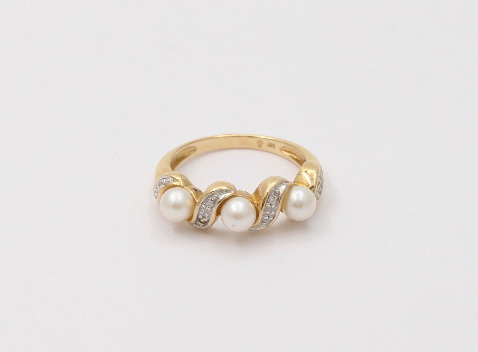 Vintage 14K Yellow White Gold Pearls Diamonds Ring