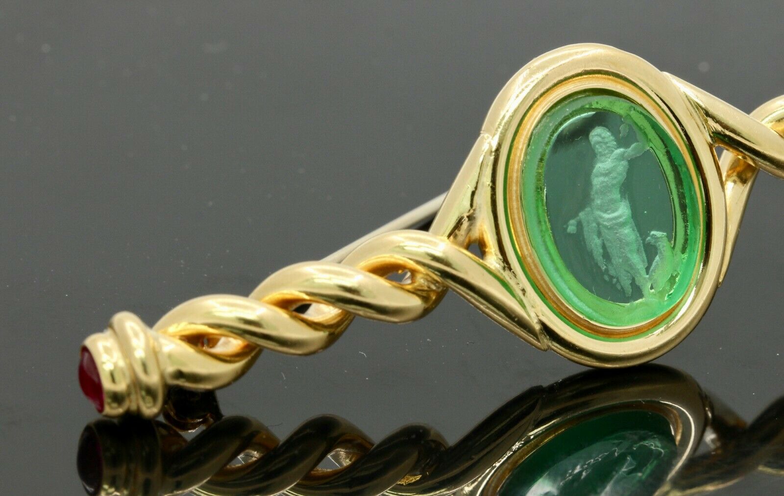 Vintage Italian 18K Yellow Gold Glass Intaglio Pink Sapphire Brooch