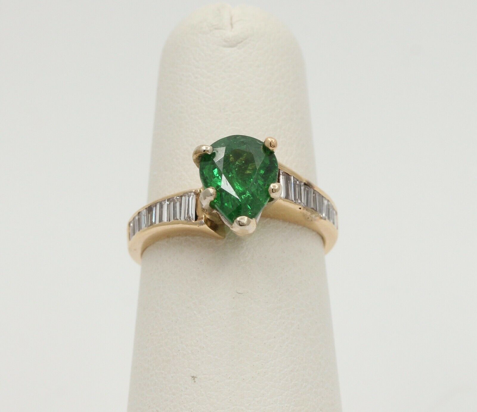 Vintage 14K Yellow Gold Tsavorite Garnet Diamond Ring