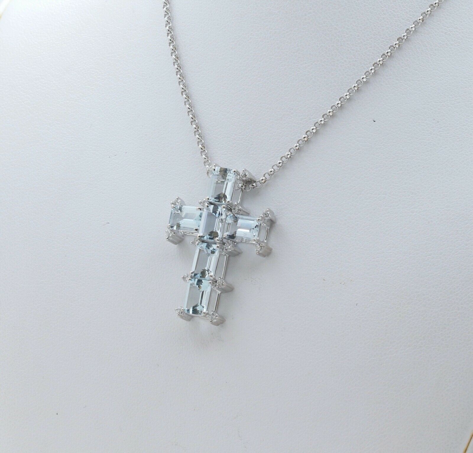Vintage Ladies Aquamarine Diamonds 18K White Gold Cross and Chain
