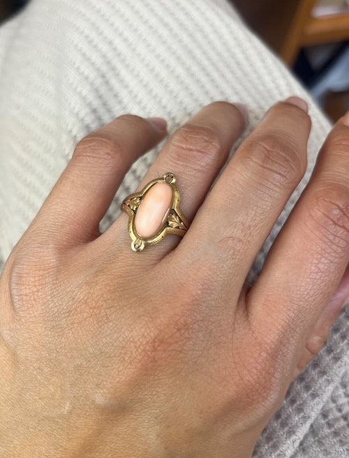 Antique 14K Yellow Gold Cushion Coral Leaf Ring