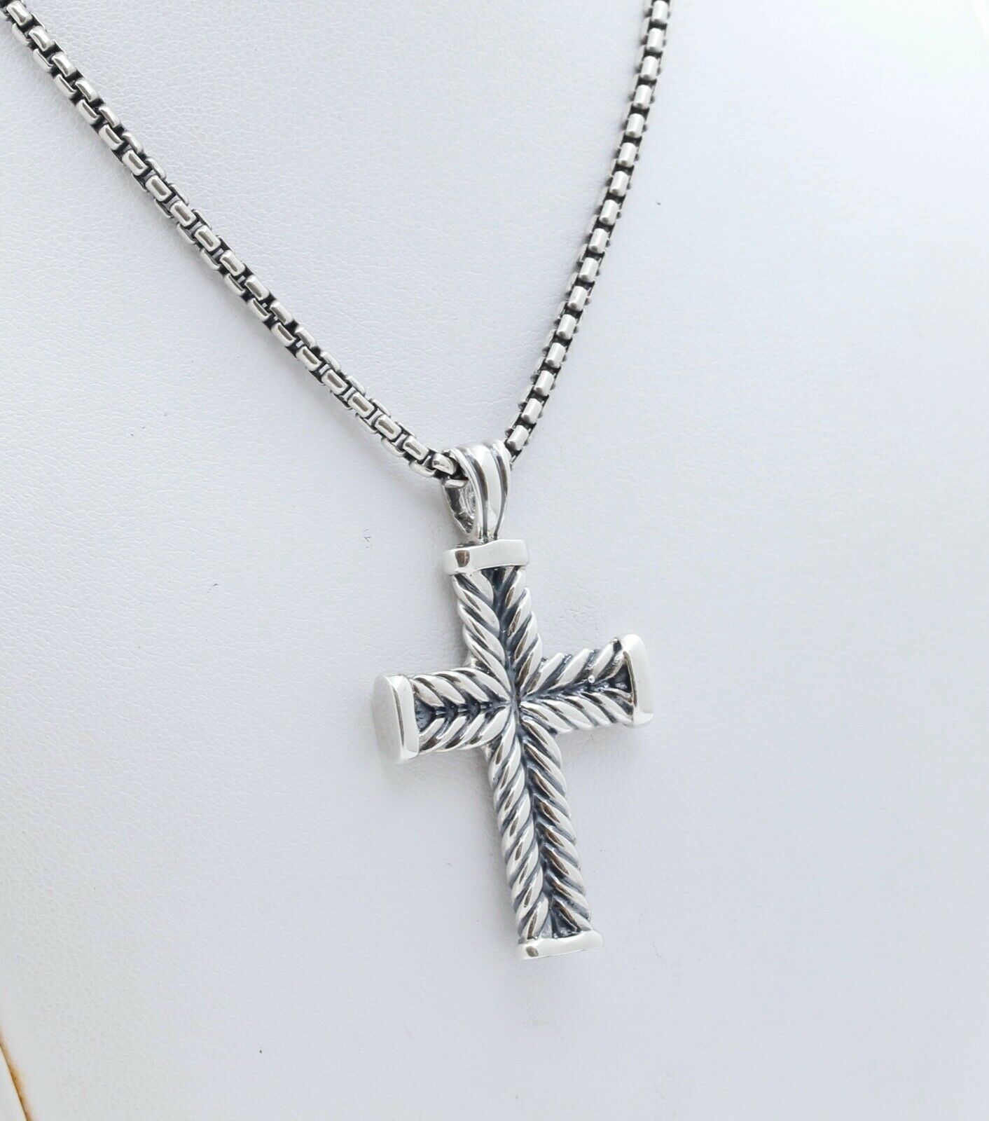 David Yurman 925 Chevron Cross Pendant and Chain