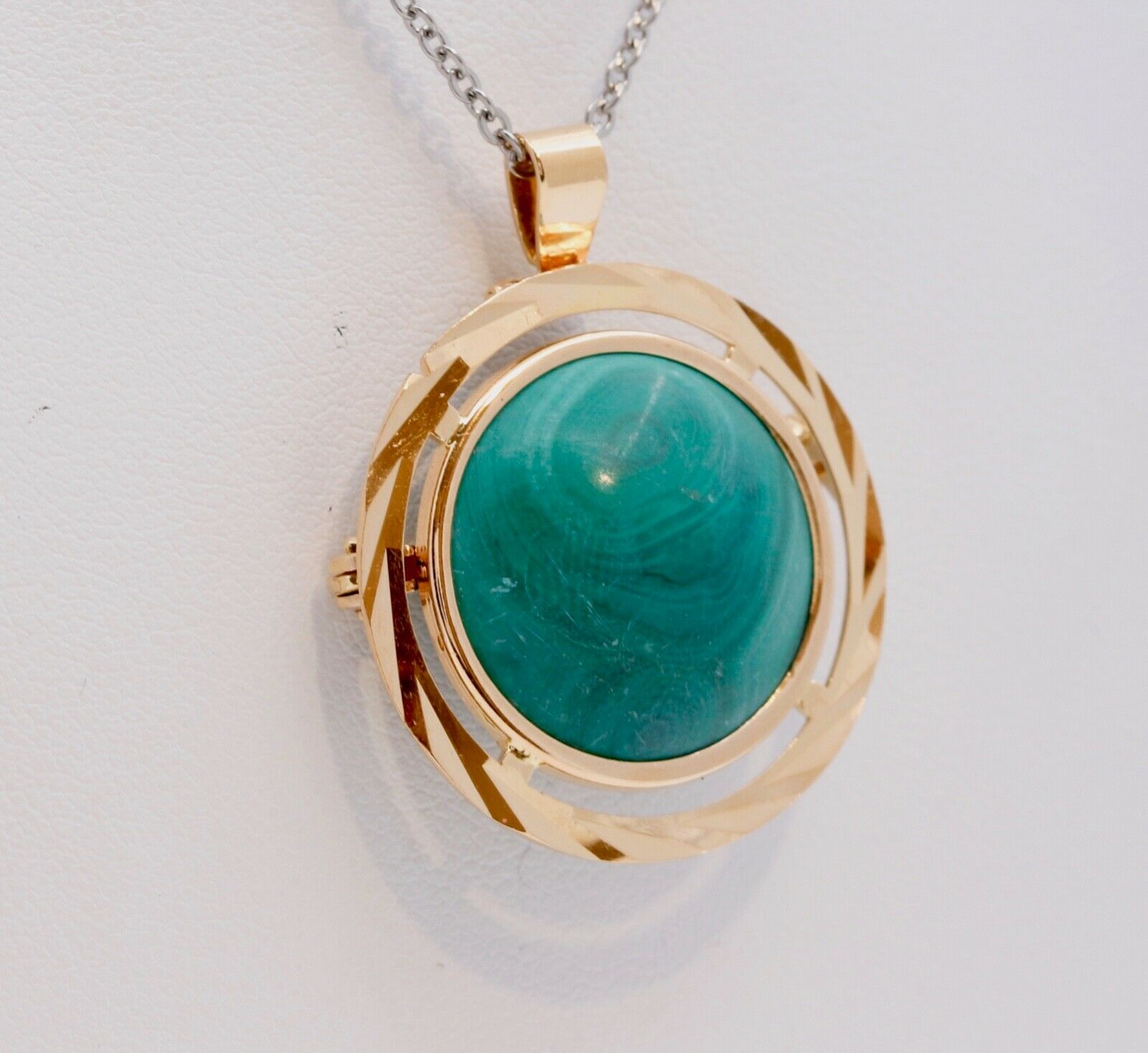 18K Yellow Gold Italian Malachite Pendant Brooch