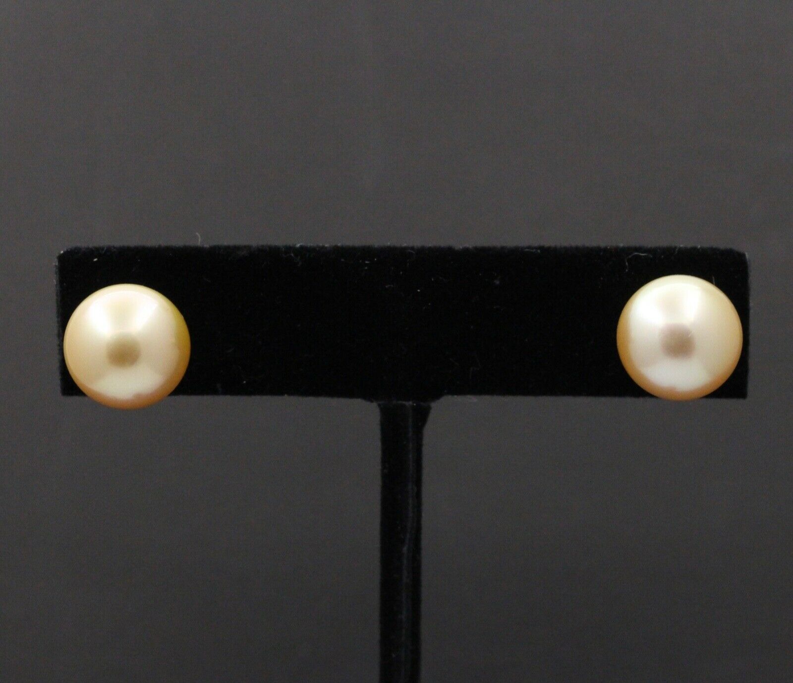 Vintage Classic 18K Yellow Gold Golden Pearl Studs Earrings