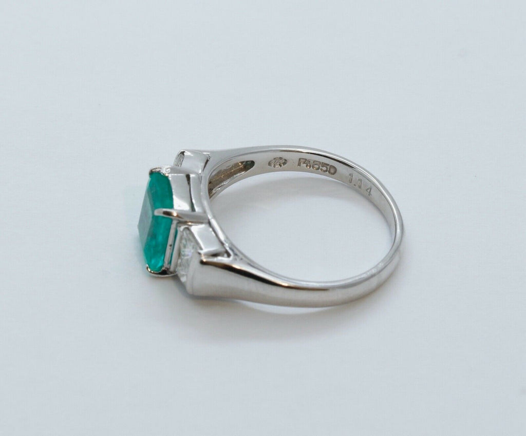 Vintage Emerald Diamonds Platinum Ring