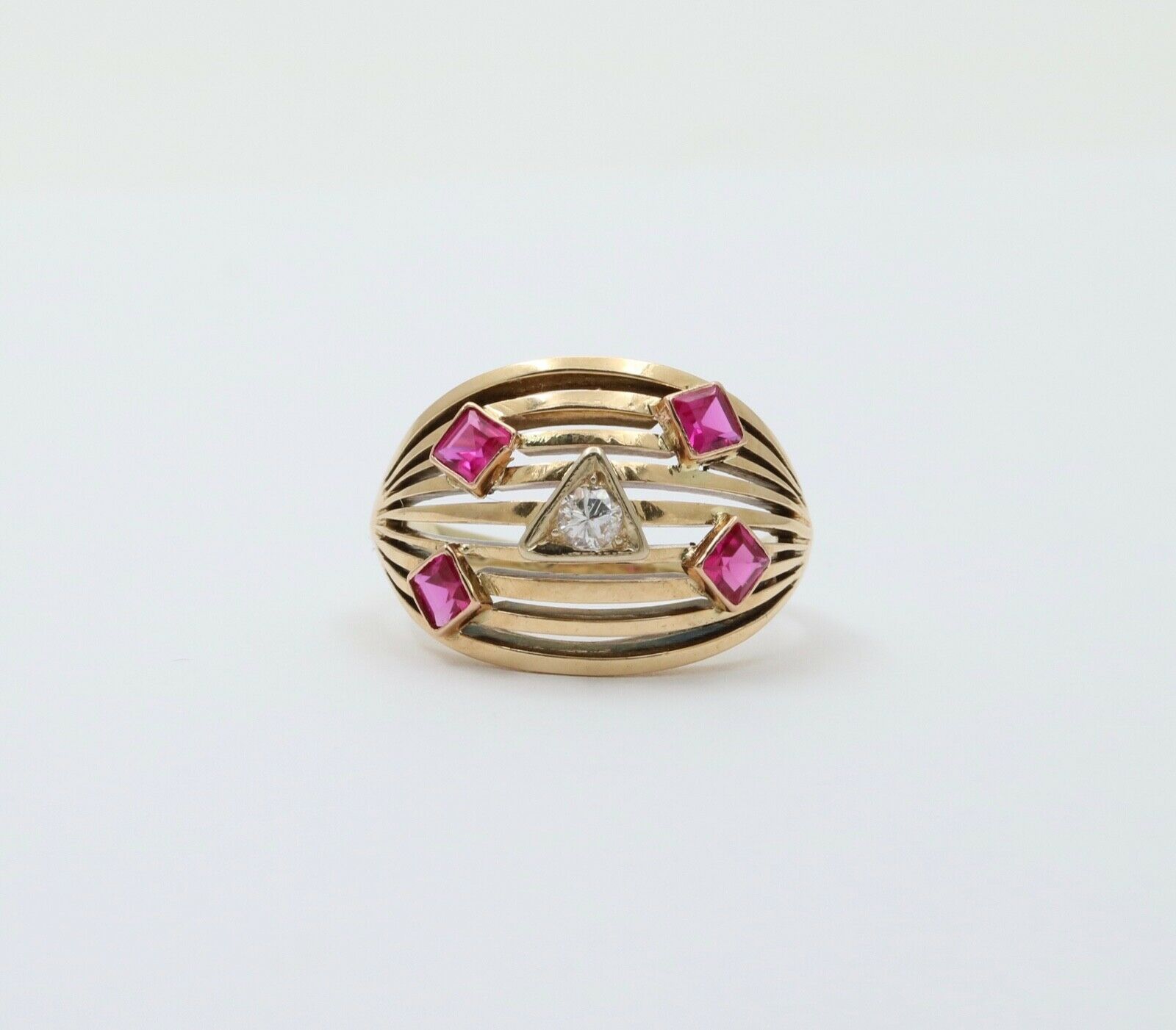 Vintage Retro 14K Yellow Gold Diamond and Ruby Dome Ring Band