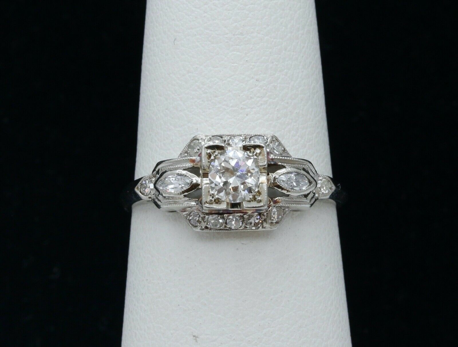 Art Deco 18K White Gold Diamonds Ring
