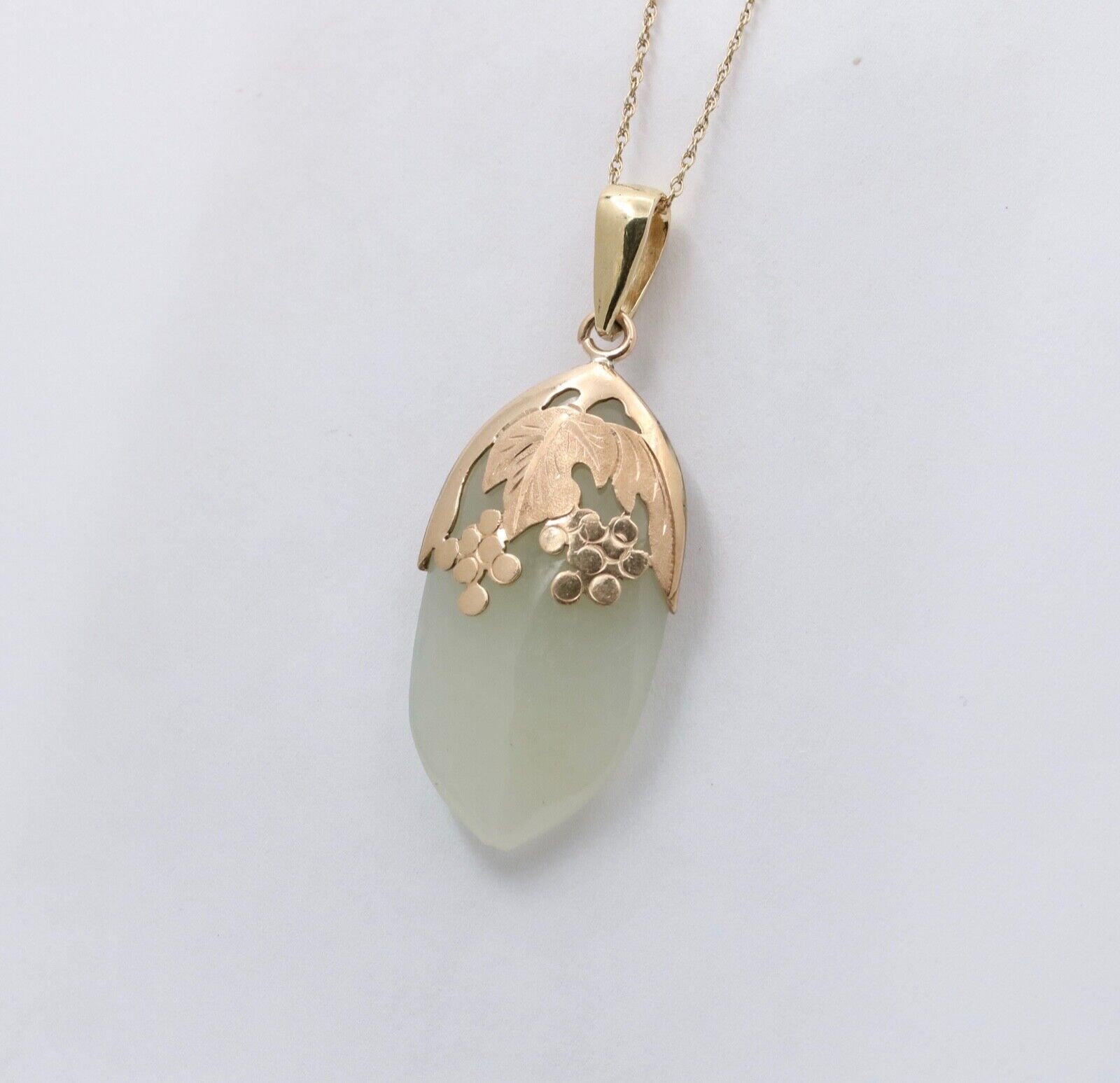 Vintage 14K yellow gold Jadeite Jade Grape Motif Charm Pendant