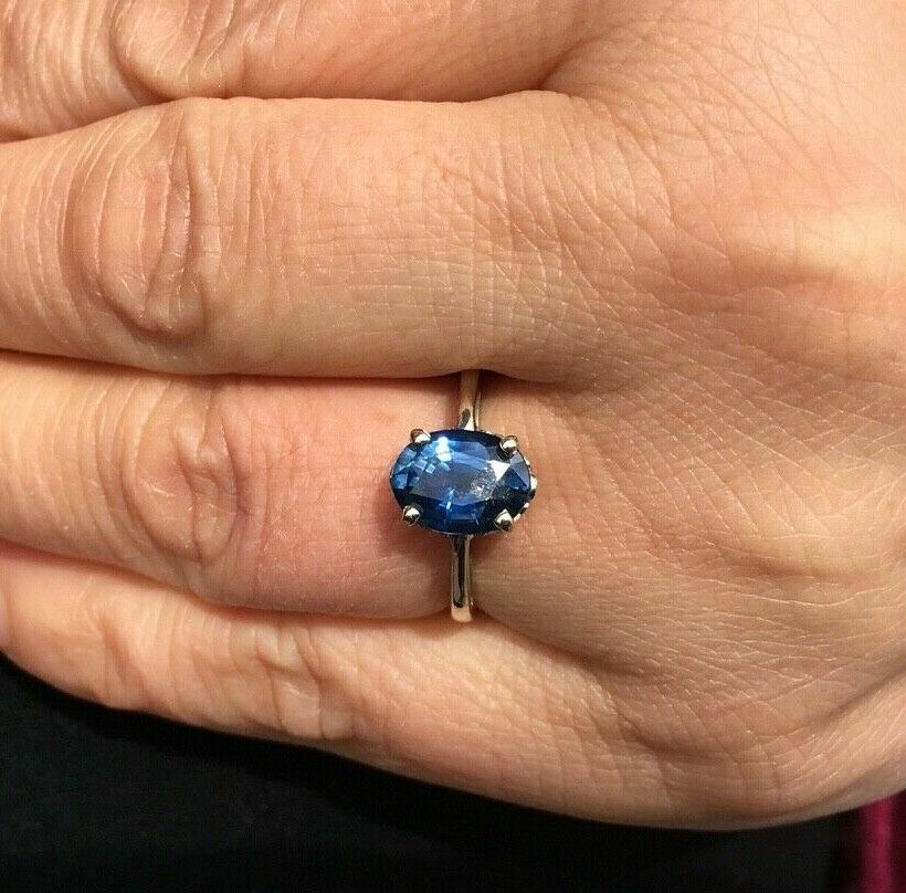 Beautiful Natural Blue Sapphire 14K White Gold Vintage Ring
