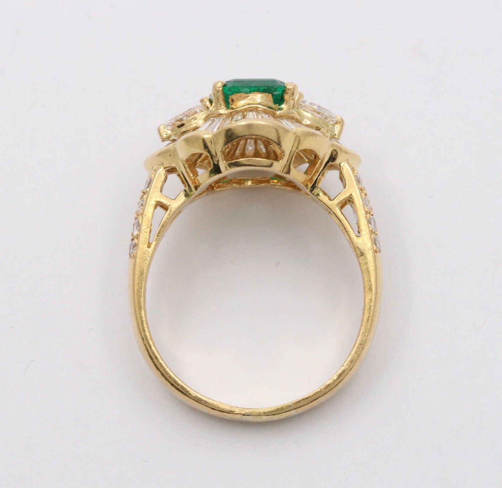 Vintage Natural Emerald Baguette Diamonds 18K Yellow Gold Ring