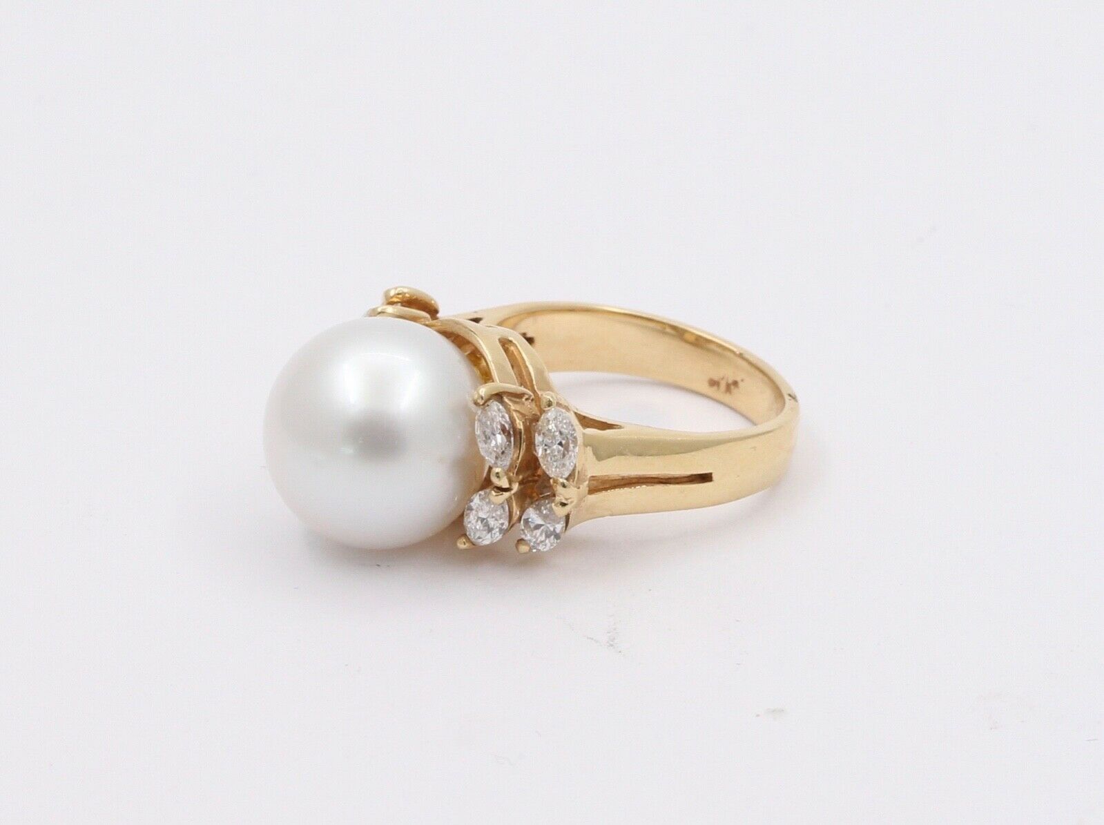 Vintage South Sea Pearl Diamonds 14K Yellow Gold Cocktail Ring