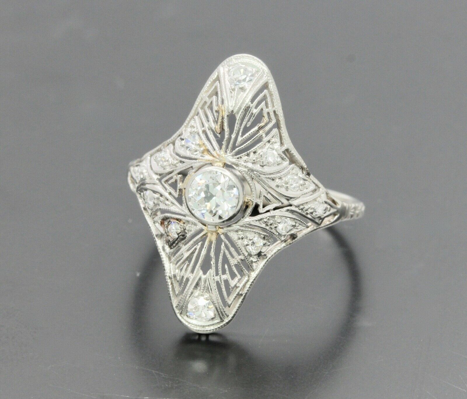 Art Deco 18K White Gold Diamonds Filagree Ring