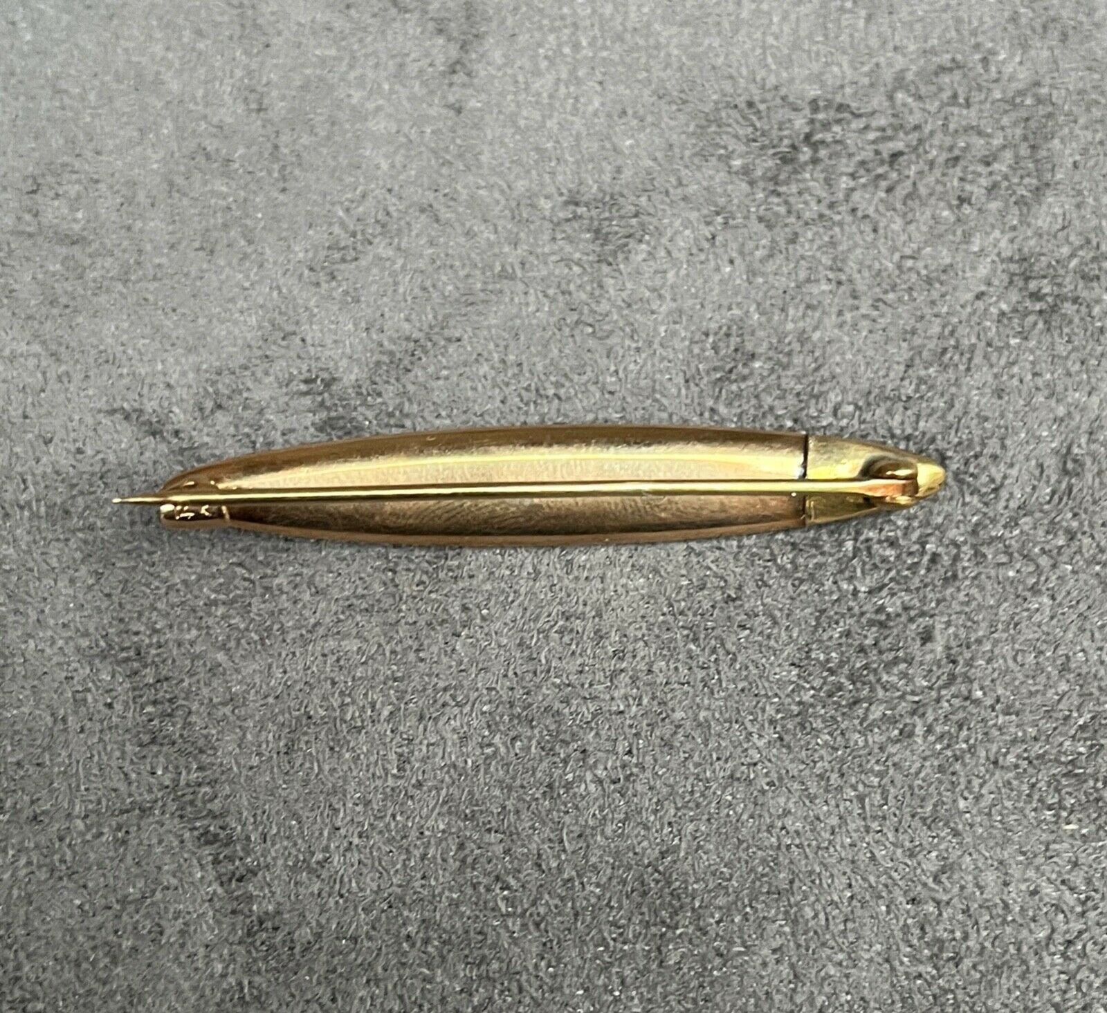 Vintage Krementz 14K Yellow Gold Split Pearl White Enamel Bar Pin Brooch