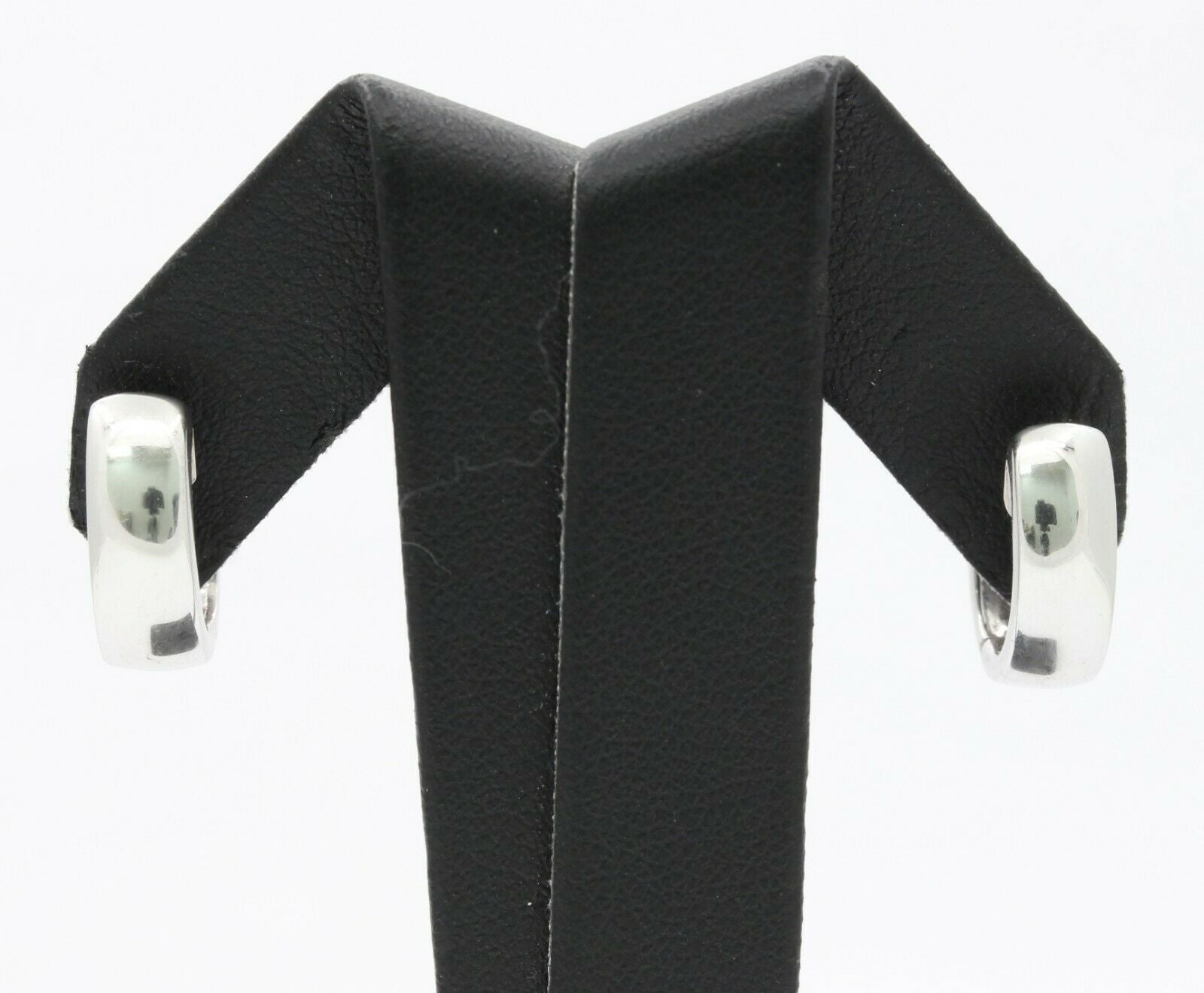 Cute 18K White Gold Natural Ruby Diamond Huggie Earrings