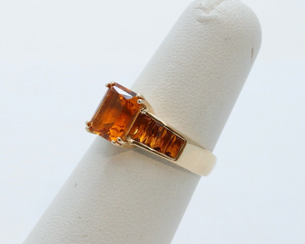 Beautiful Stones on a Vintage Citrine 14K Yellow Gold Ring