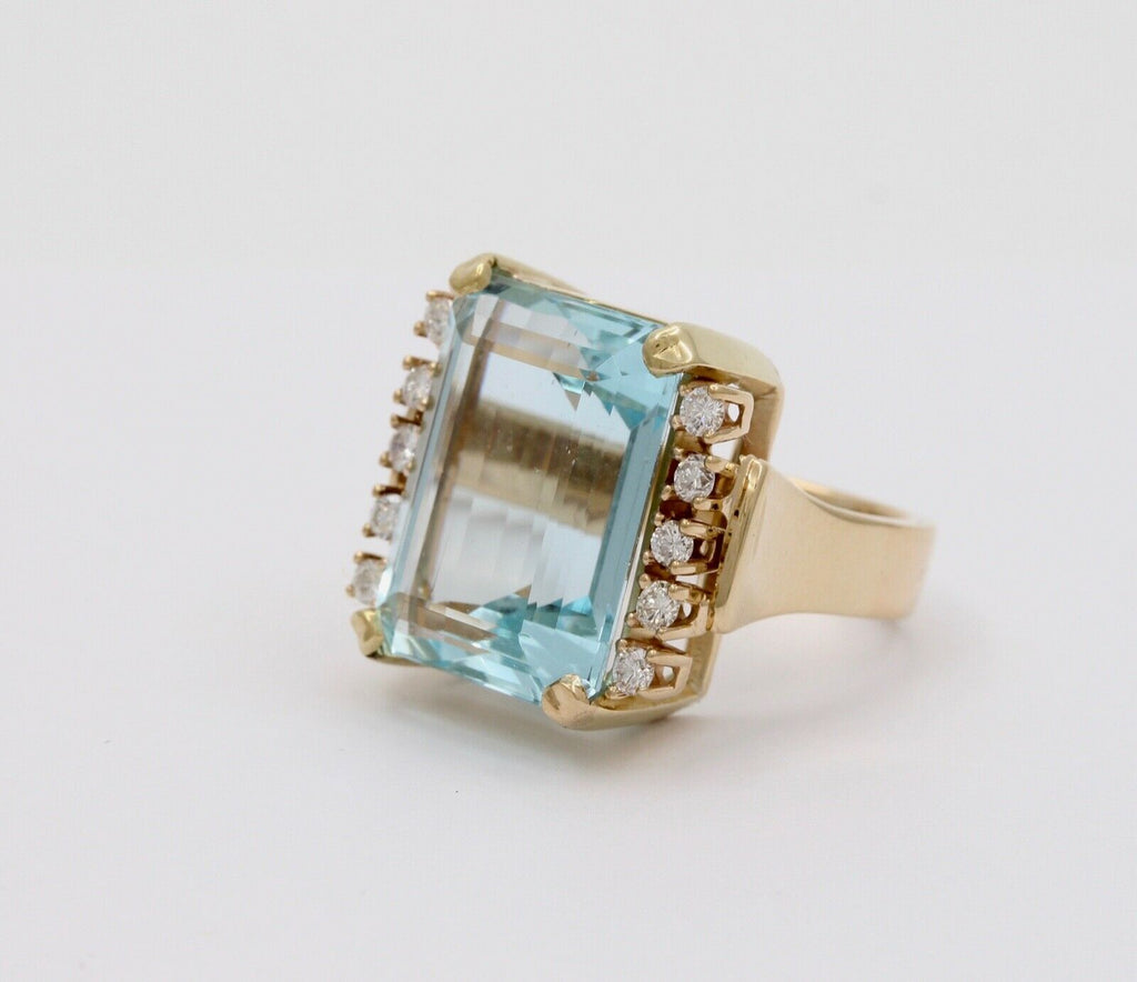 Vintage 18.60 carats Emerald Cut Aquamarine 14K Gold Ring with Diamonds